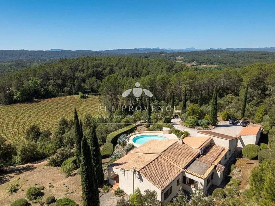 Villa in Entrecasteaux, Provence-Alpes-Côte d'Azur, France 2 - 17673575
