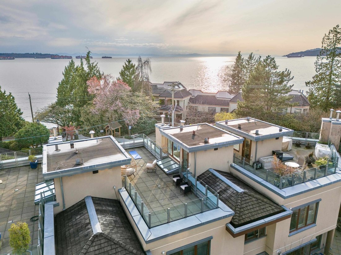 Townhouse in West Vancouver, British Columbia, Canada 4 - 18649856