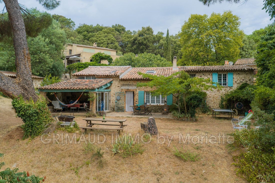 Villa in La Garde-Freinet, Provence-Alpes-Côte d'Azur, France 1 - 18649776