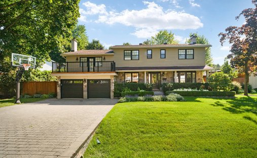 House in Beaconsfield, Quebec, Canada 1