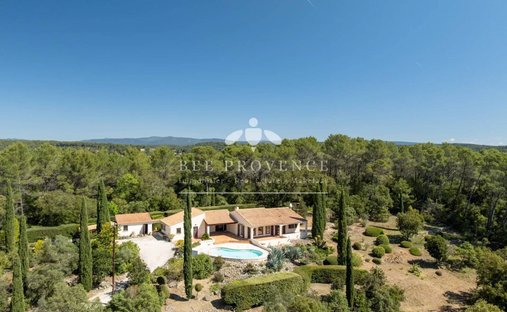 Villa in Entrecasteaux, Provence-Alpes-Côte d'Azur, France 1