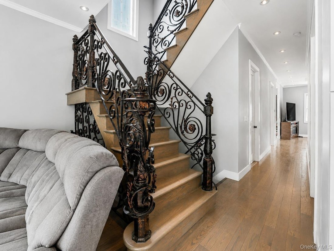 House in New York, New York, United States 4 - 18649067