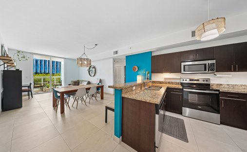 Condo in Miami Beach, Florida, United States 1