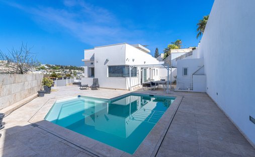 Villa in Iklin, Malta 1