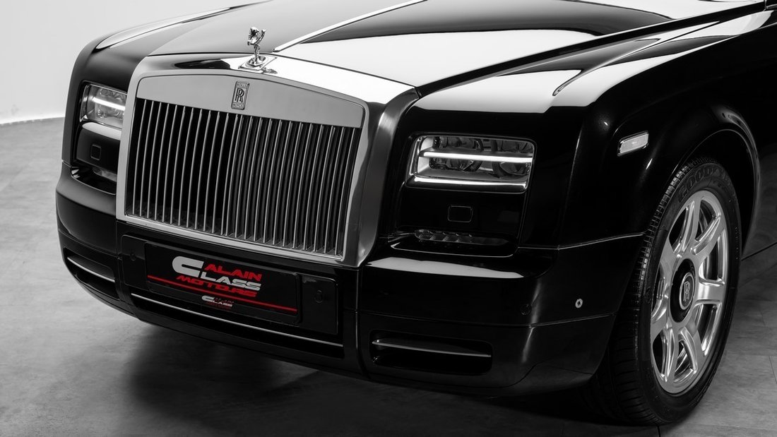 Cabriolet in Dubai, United Arab Emirates 5 - 18649919