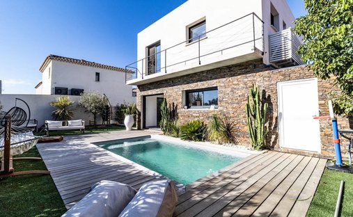 House in Nord Est, Bormes-les-Mimosas, France 1