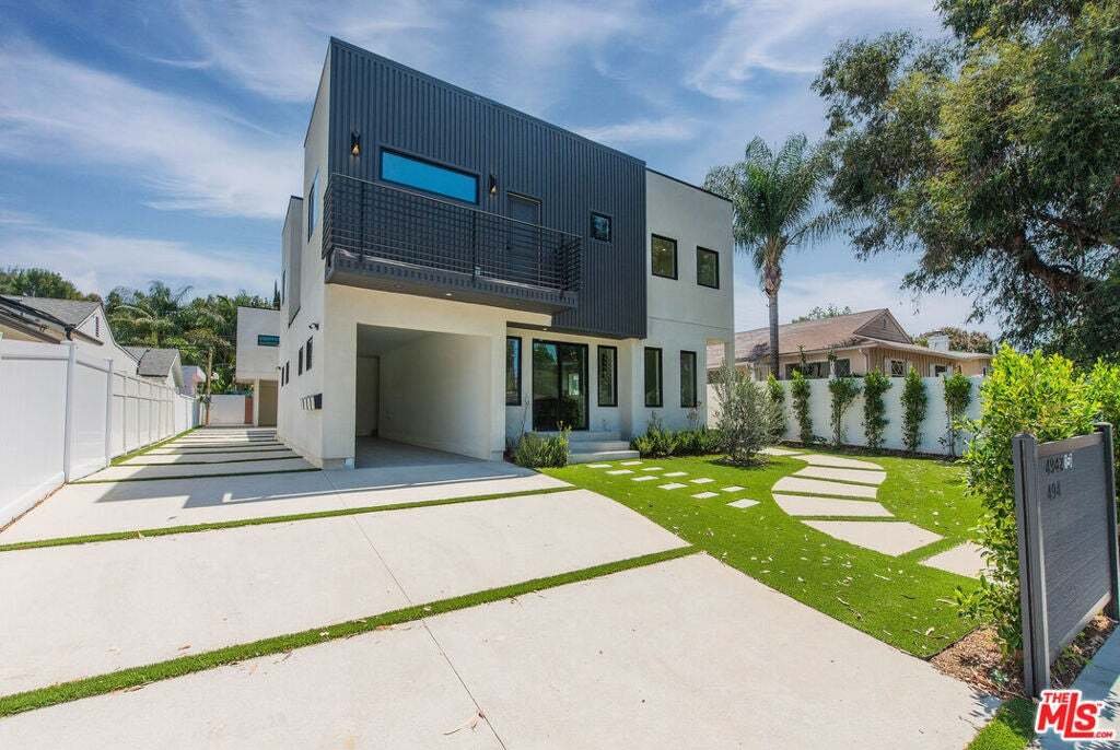 Los Angeles, California, United States 2 - 18649008