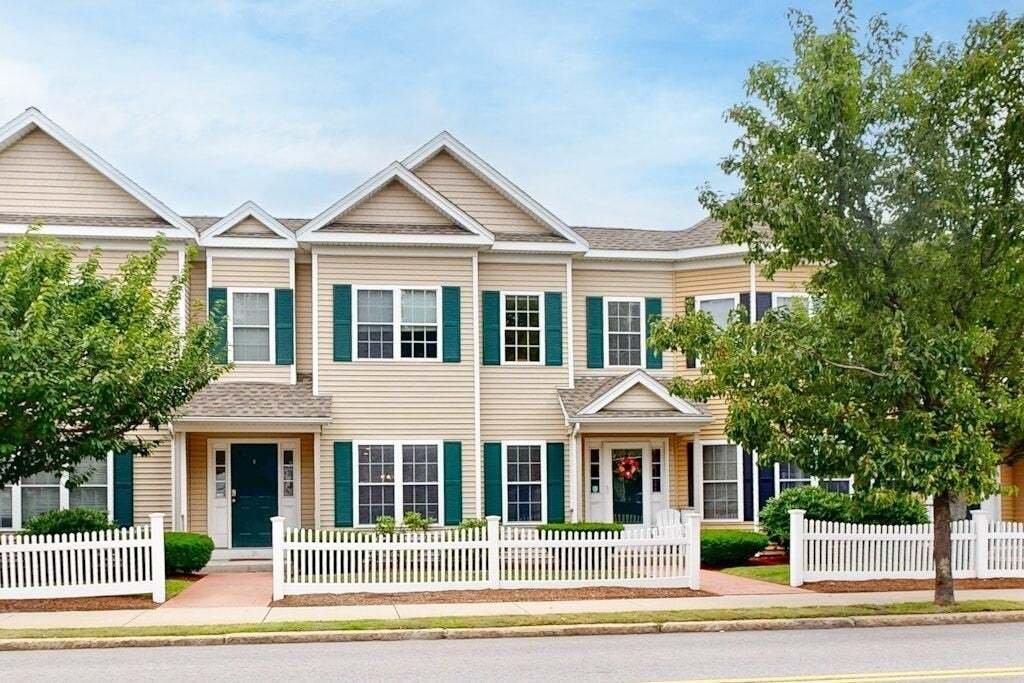 Condo in Medford, Massachusetts, United States 1 - 18649855