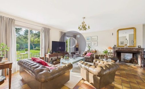 House in Bois de Verrieres-Vaupereux, Verrières-le-Buisson, France 1