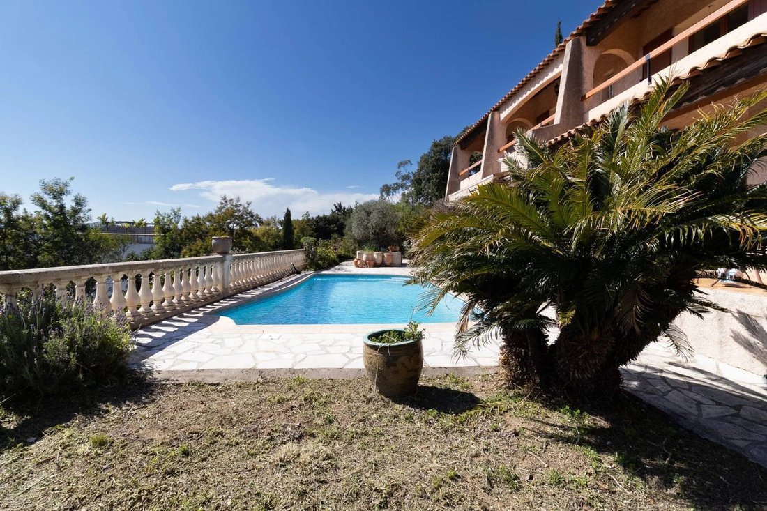 House in Le Lavandou, Provence-Alpes-Côte d'Azur, France 5 - 16296846