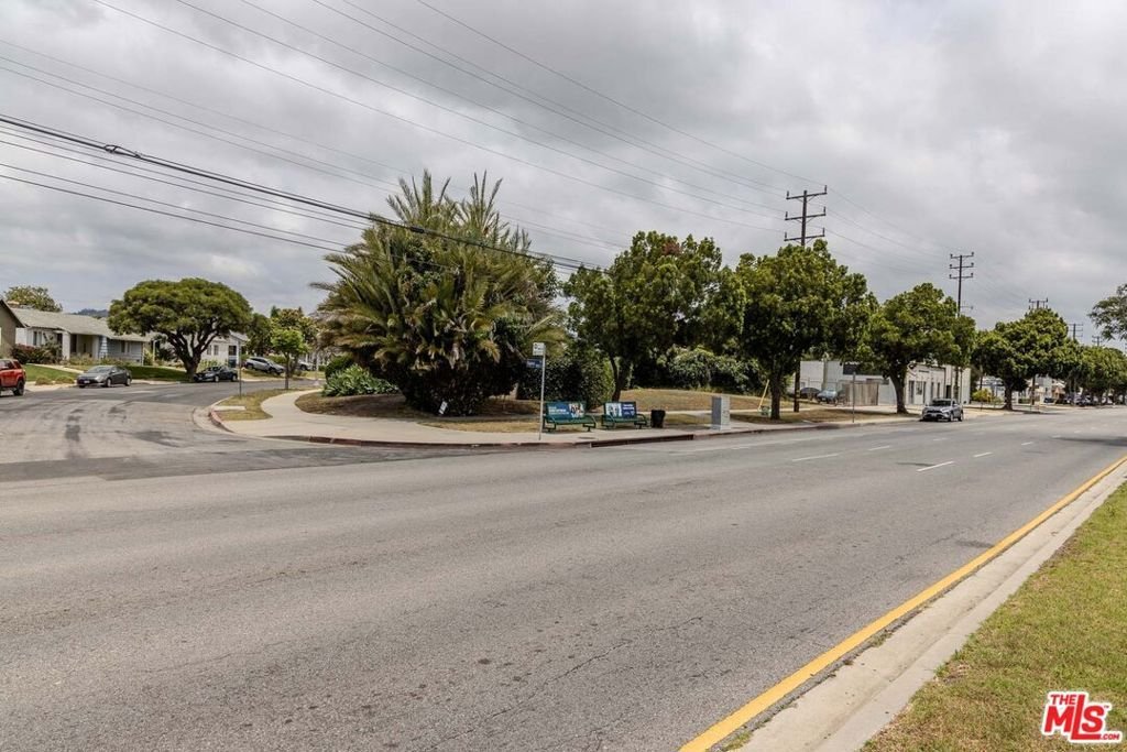 Los Angeles, California, United States 4 - 18649027