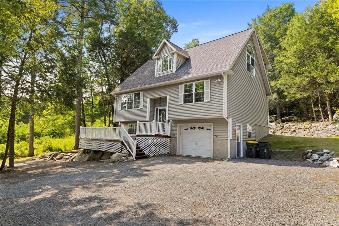 House in Burrillville, Rhode Island, United States 3 - 18648945