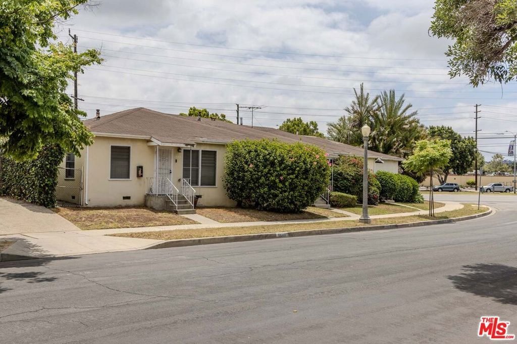 Los Angeles, California, United States 2 - 18649027