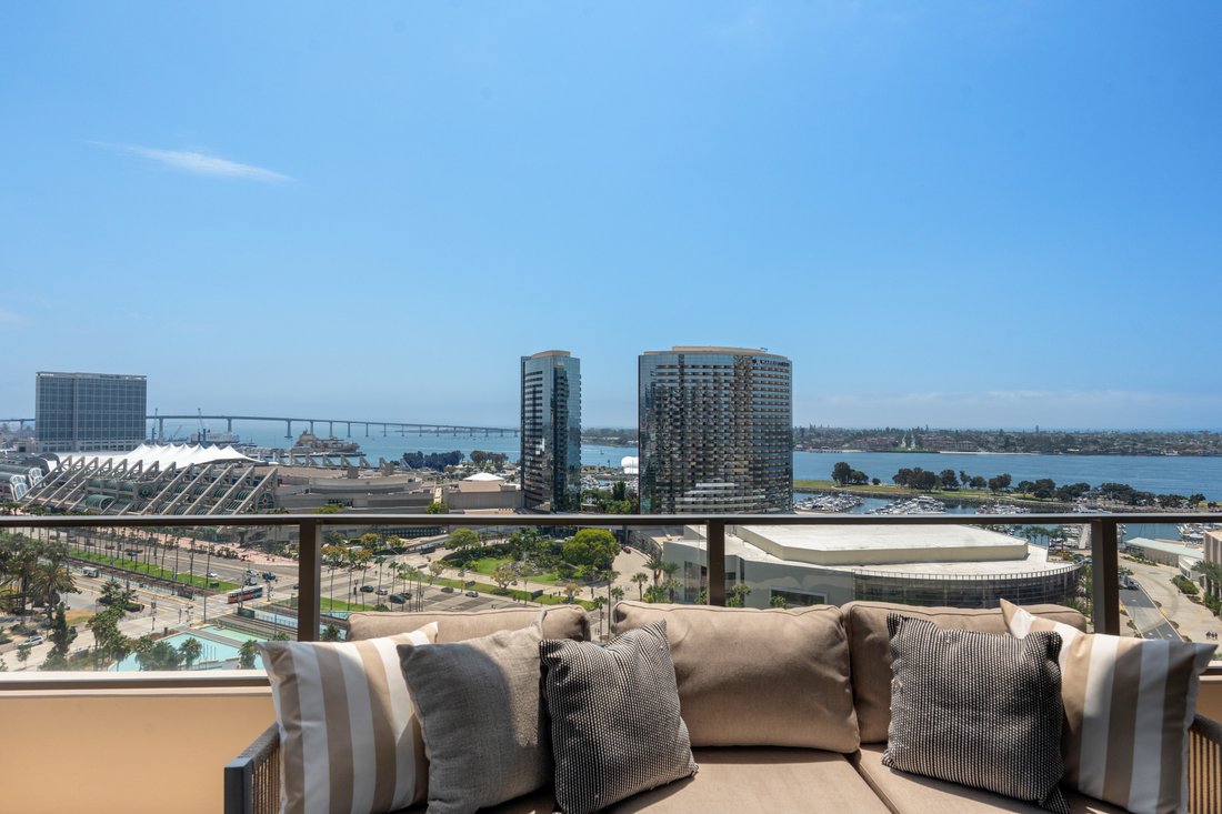 Condo in San Diego, California, United States 3 - 18648671