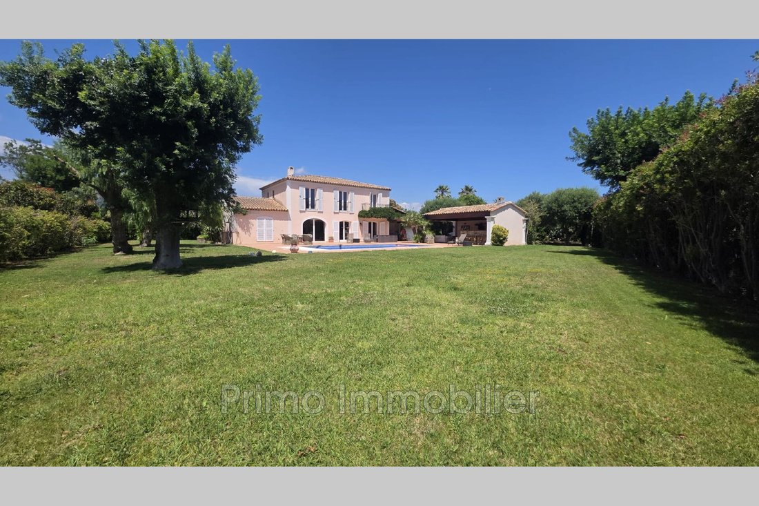 Villa in Grimaud, Provence-Alpes-Côte d'Azur, France 2 - 18649749