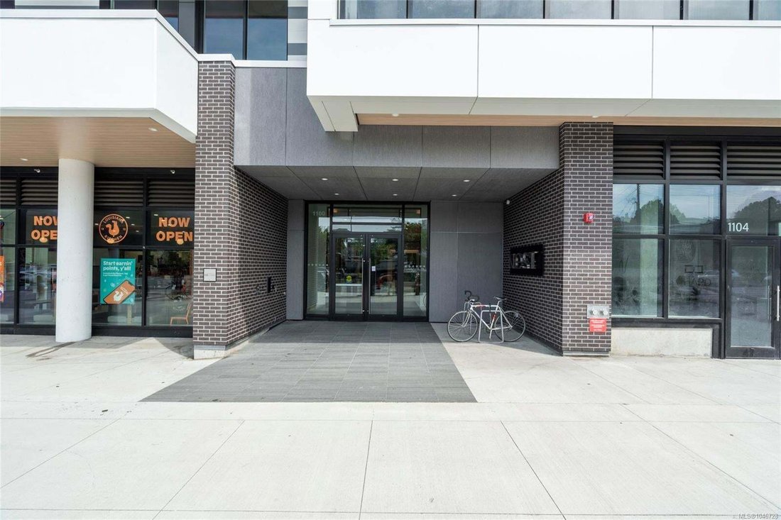 Condo in Victoria, British Columbia, Canada 2 - 18649882