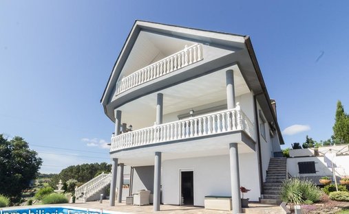Villa in Abegondo, Galicia, Spain 1