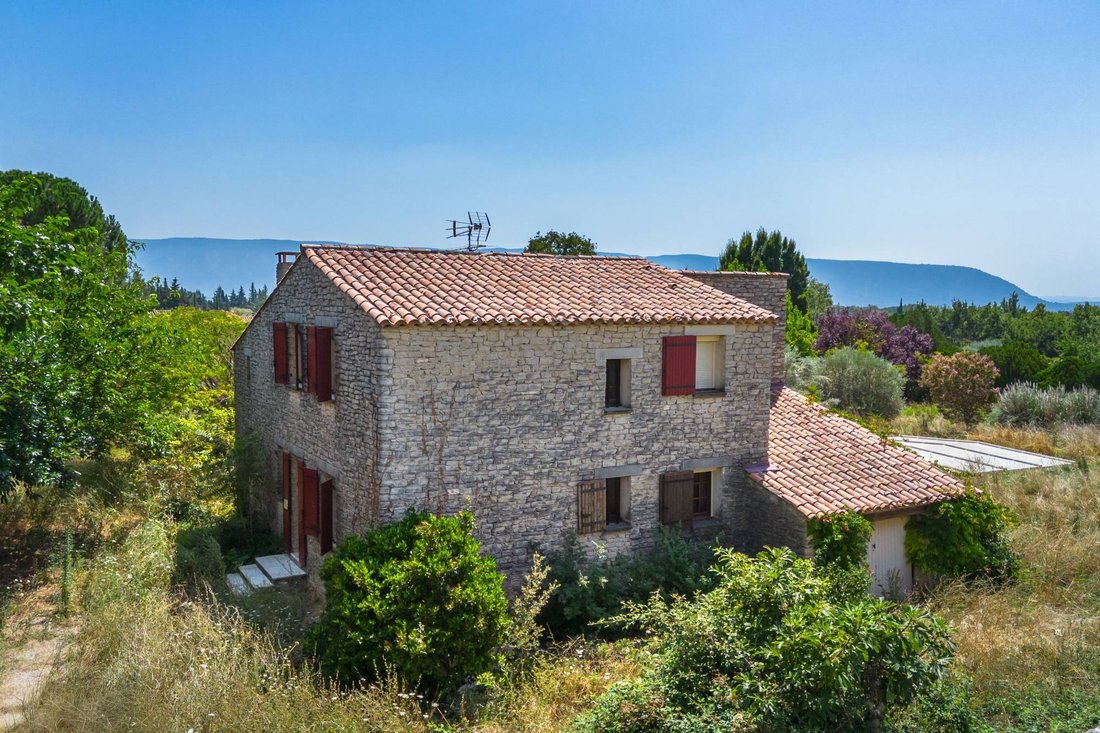 House in Gordes, Provence-Alpes-Côte d'Azur, France 2 - 18649425