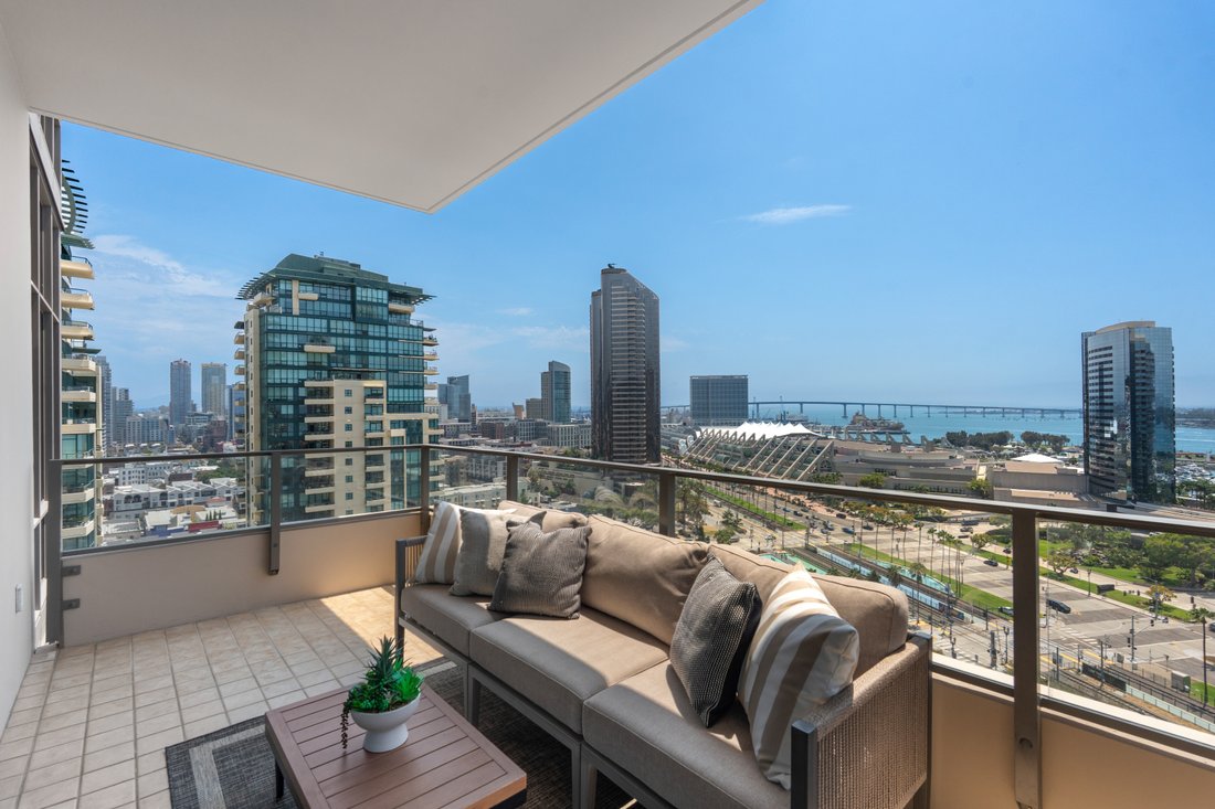 Condo in San Diego, California, United States 4 - 18648671