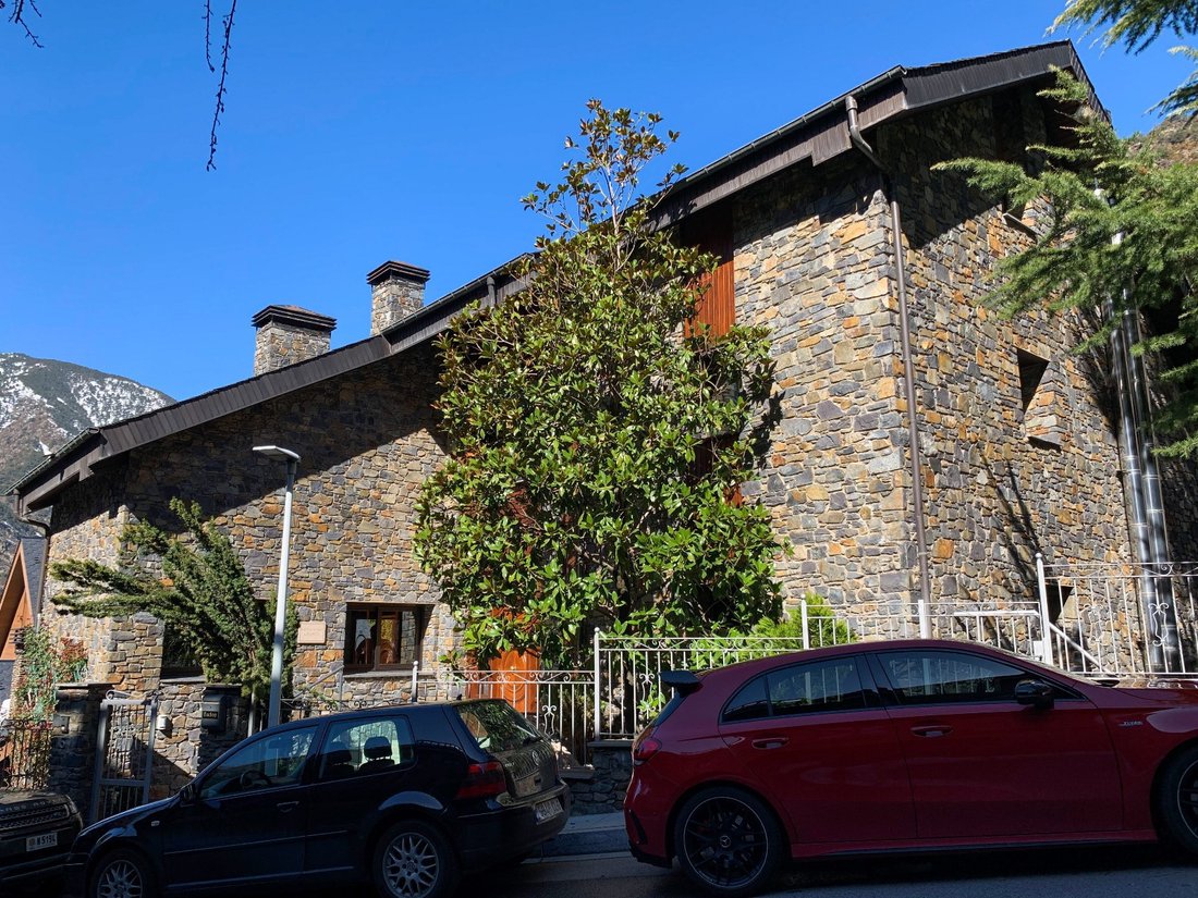 Chalet in Escaldes-Engordany, Escaldes-Engordany, Andorra 1 - 18648767