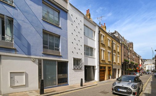 House in Piccadilly, Westminster, England 1