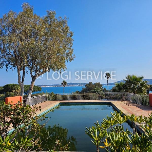 Casa a Grimaud, Provenza-Alpi-Costa Azzurra, Francia 1 - 18248449