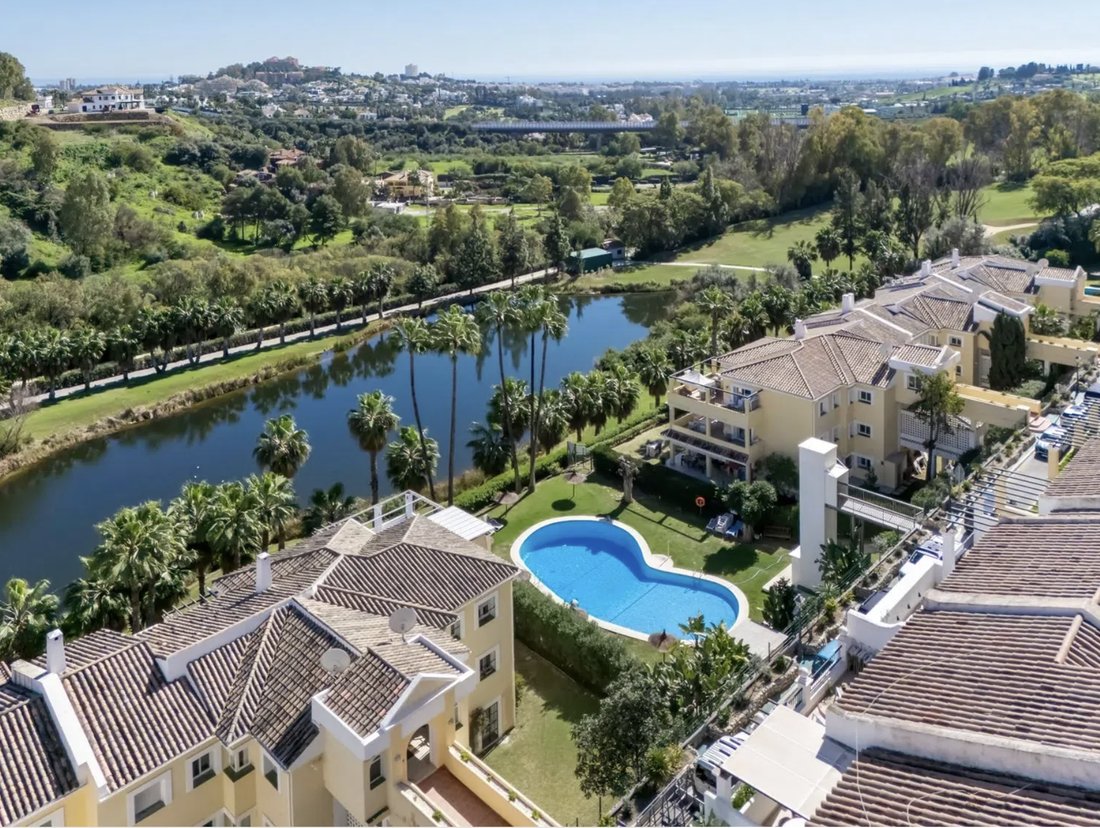 Apartment in La Quinta, Benahavis, Andalusia 1 - 18650069