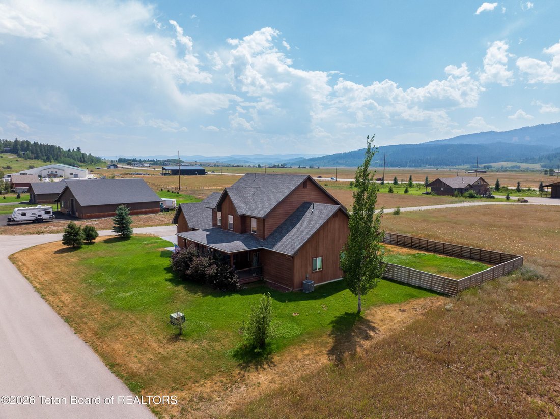 House in Alpine, Wyoming, United States 3 - 18649328