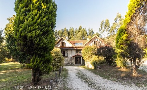 Country House in Cerdedo-Cotobade, Galicia, Spain 1