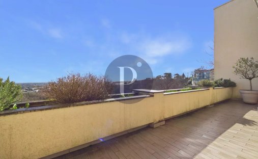 House in Anatole France, Le Plessis-Robinson, France 1
