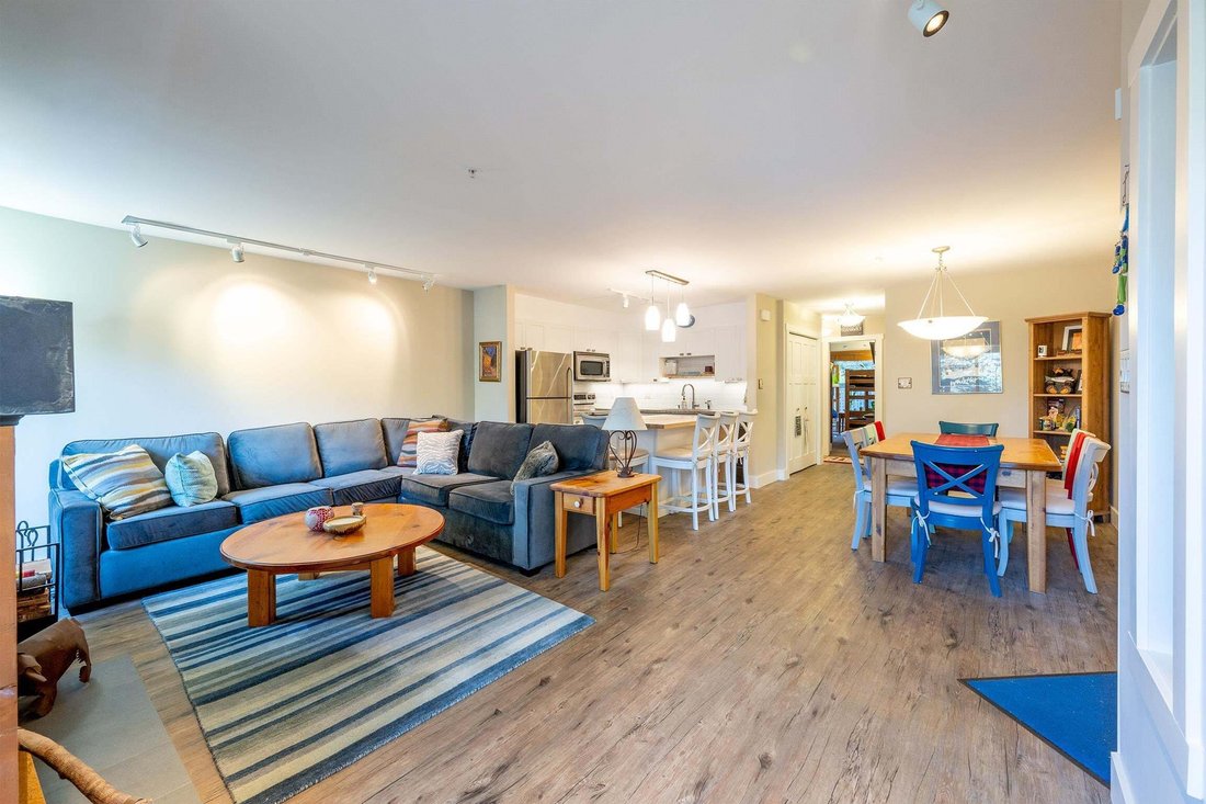 Townhouse in Whistler, British Columbia, Canada 1 - 18649886