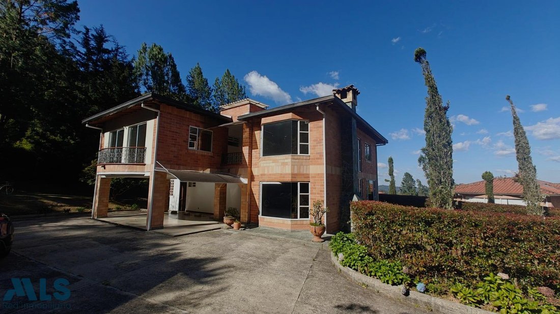 House in Envigado, Retiro, Colombia 1 - 18649586