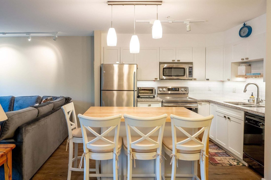 Townhouse in Whistler, British Columbia, Canada 5 - 18649886
