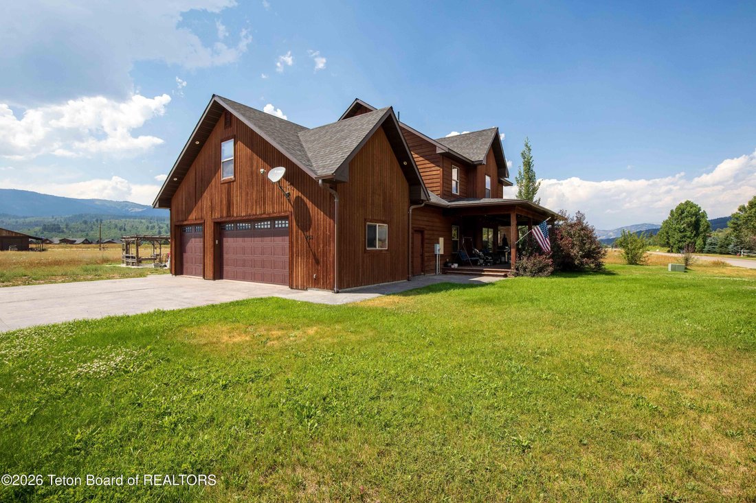 House in Alpine, Wyoming, United States 2 - 18649328
