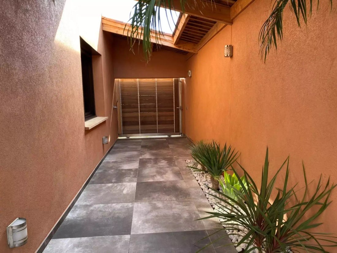 House in Hyeres, Provence-Alpes-Côte d'Azur, France 3 - 16296905