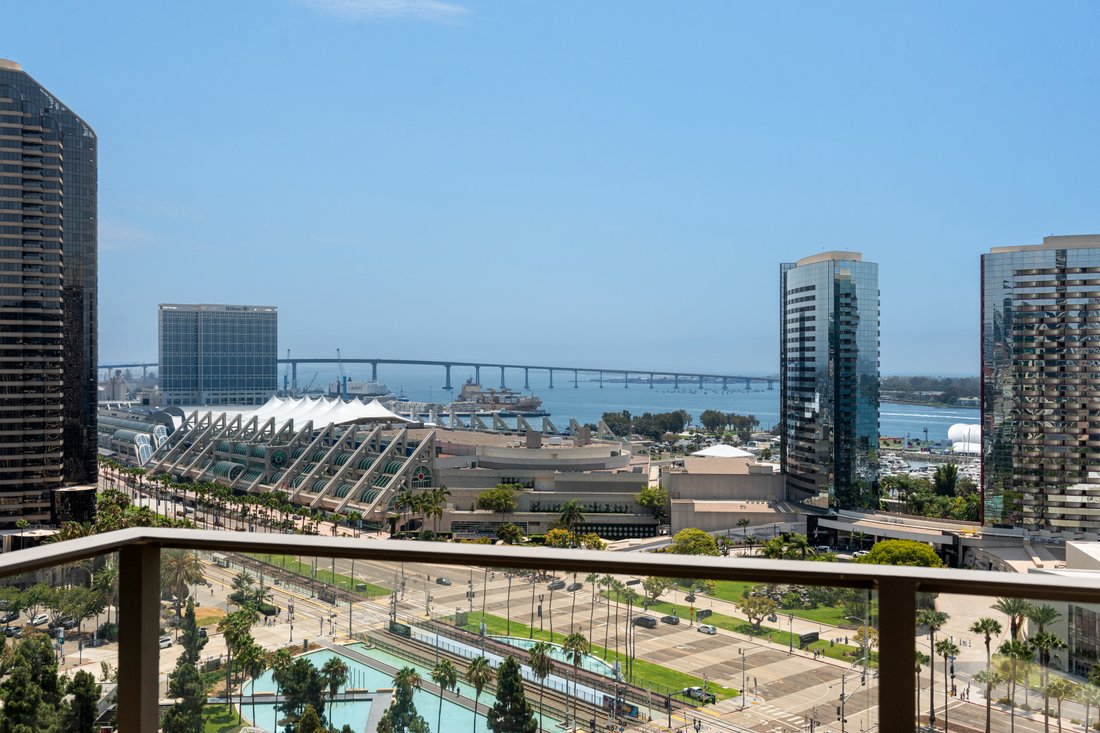 Condo in San Diego, California, United States 5 - 18648671