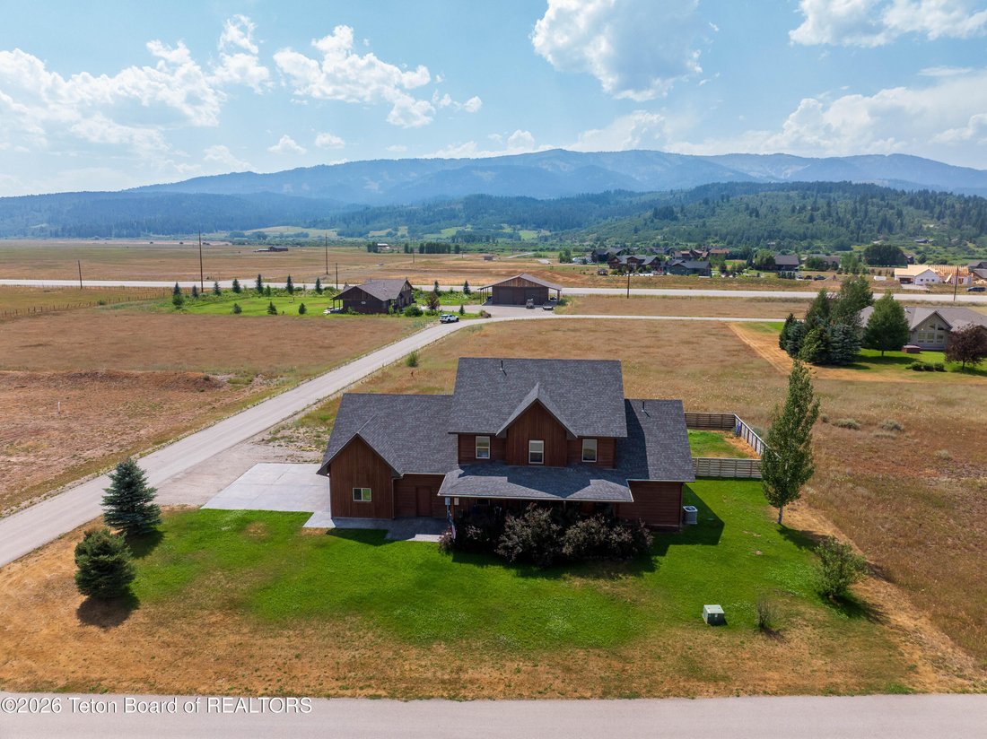 House in Alpine, Wyoming, United States 4 - 18649328