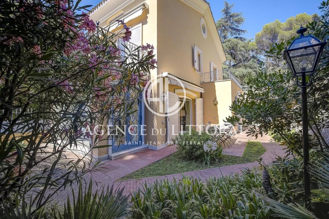 Villa in Saint-Jean-Cap-Ferrat, Provence-Alpes-Côte d'Azur, France 2 - 15730093