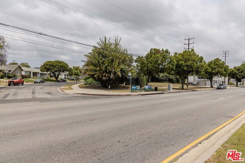 Los Angeles, California, United States 5 - 18649027