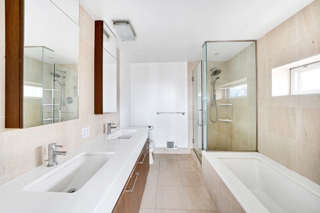 Condo in New York, New York, United States 4 - 18648676