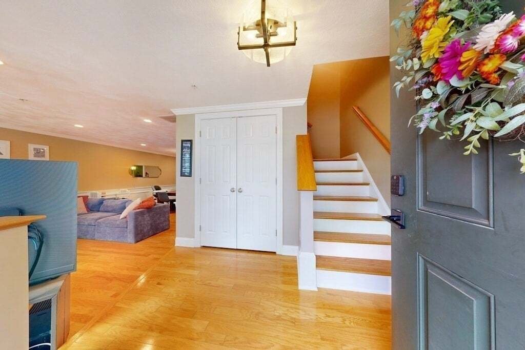Condo in Medford, Massachusetts, United States 2 - 18649855