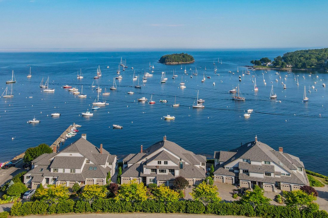 Condo in Camden, Maine, United States 1 - 18649680