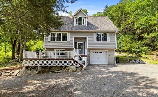 House in Burrillville, Rhode Island, United States 1