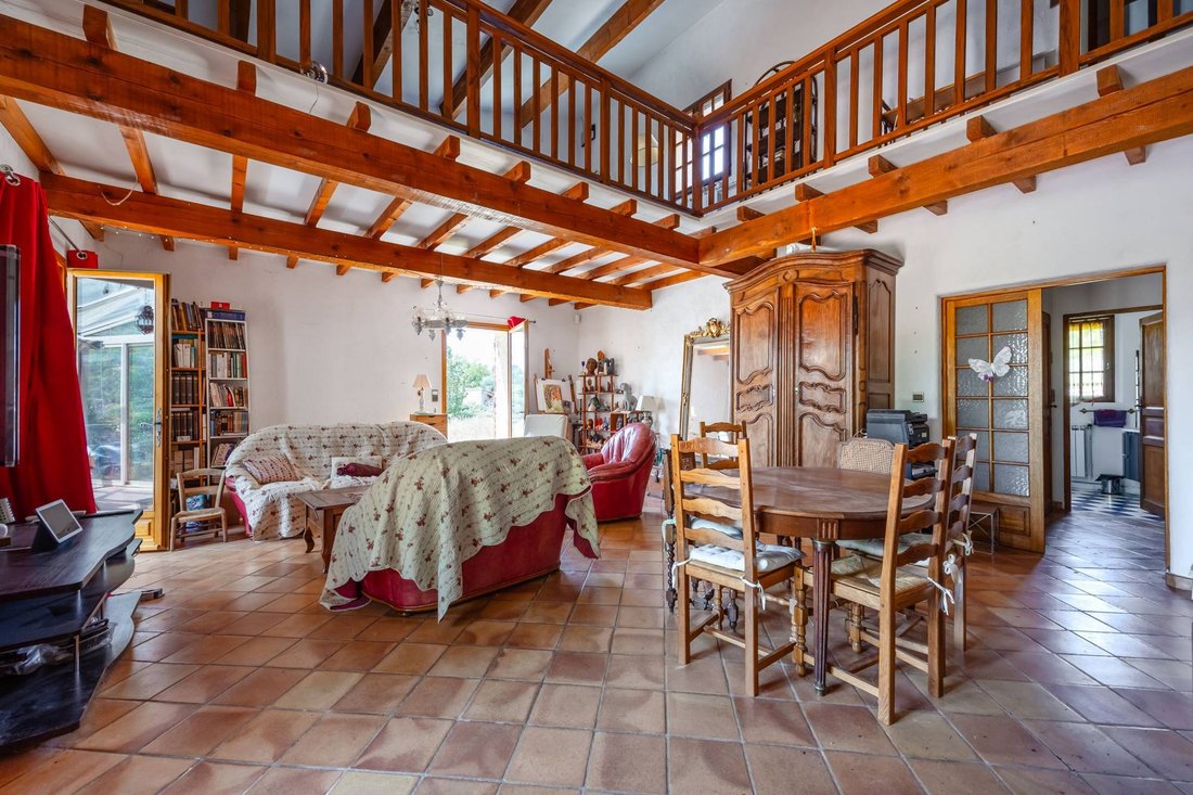House in Gordes, Provence-Alpes-Côte d'Azur, France 4 - 18649425