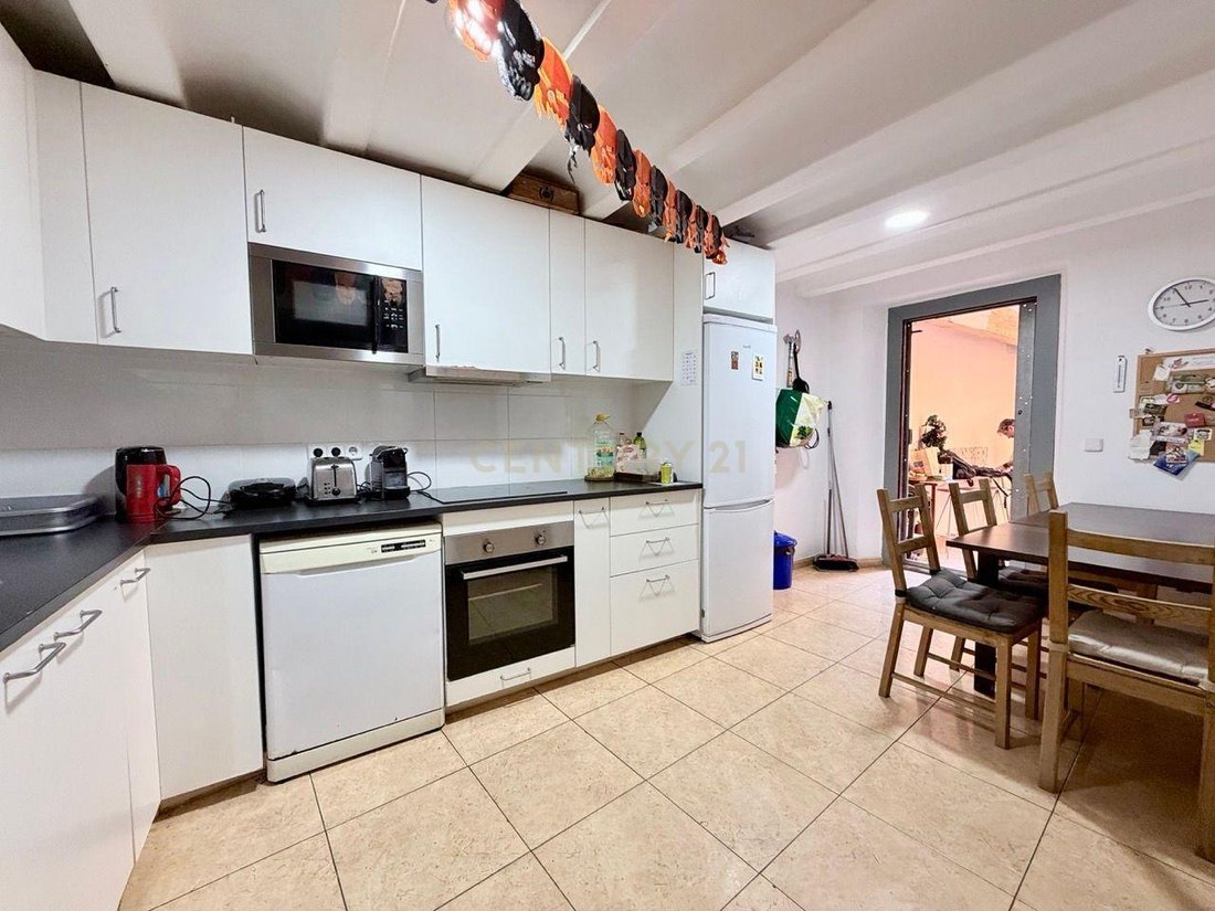 Apartment in Ciutat Vella, Barcelona, Spain 3 - 18649902