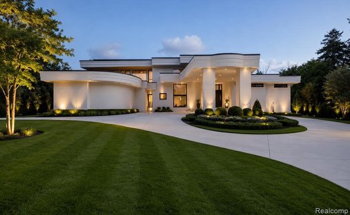 House in Beverly Hills, Michigan, United States 1