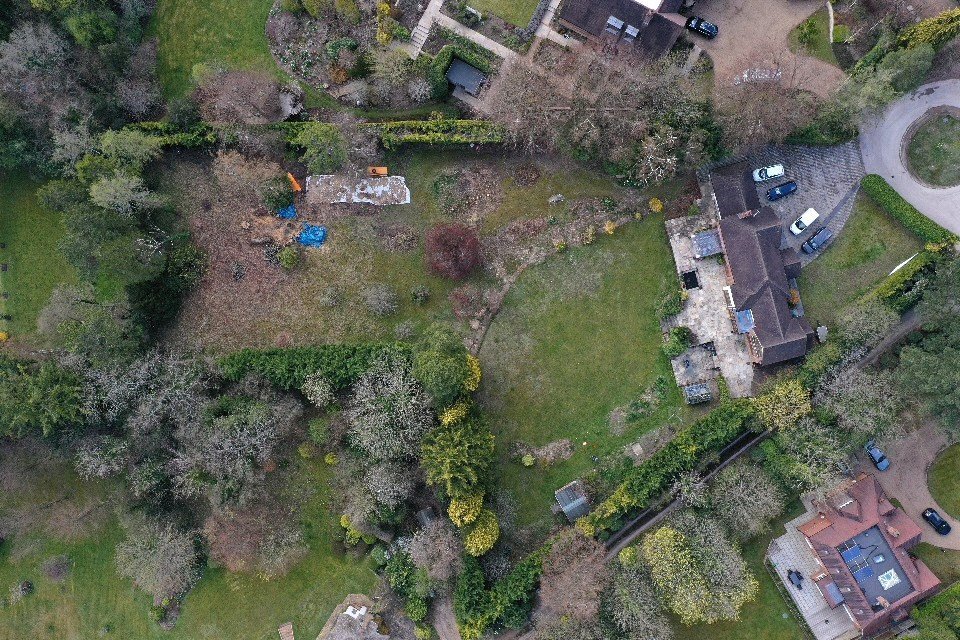 Land in East Horsley, England 4 - 18648836