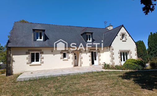 House in Lanvallay, Brittany, France 1