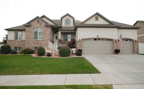 House in Syracuse, Utah, United States 1