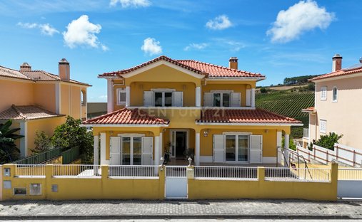 Villa in Encarnacao, Lisbon, Portugal 1